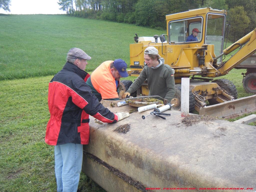 Arbeitseinsatz Festplatz 15.05.2010 004