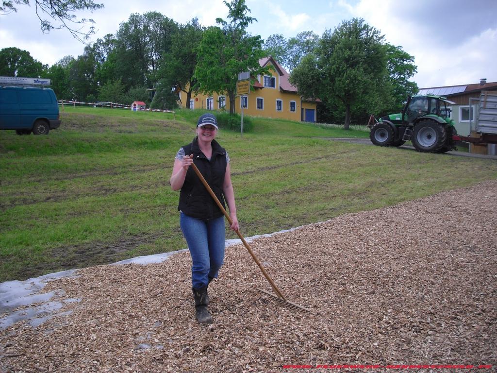 Festzelt Einrichten 27.05.2010 026