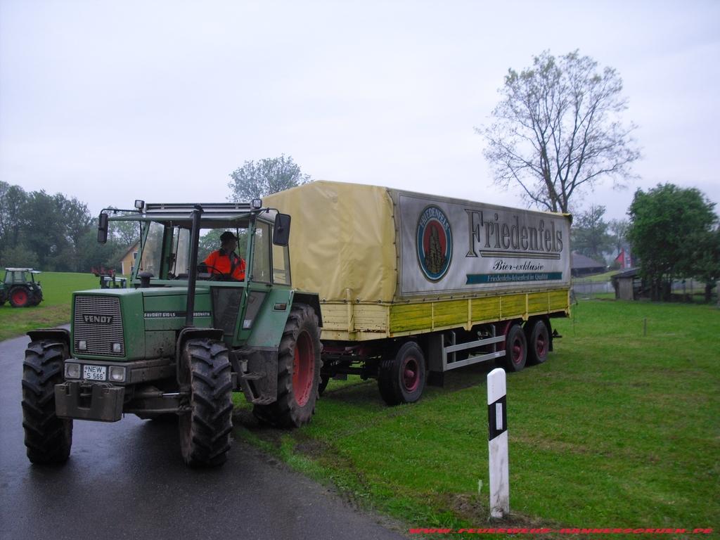 Zeltaufbau 26.05.2010 002