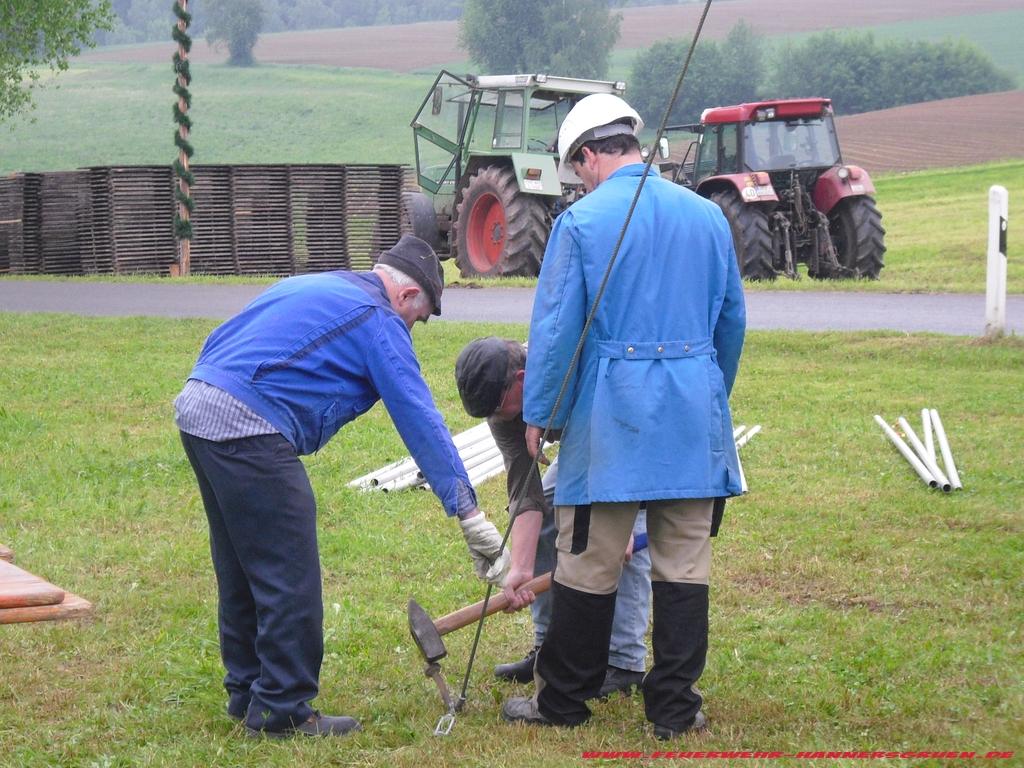 Zeltaufbau 26.05.2010 021