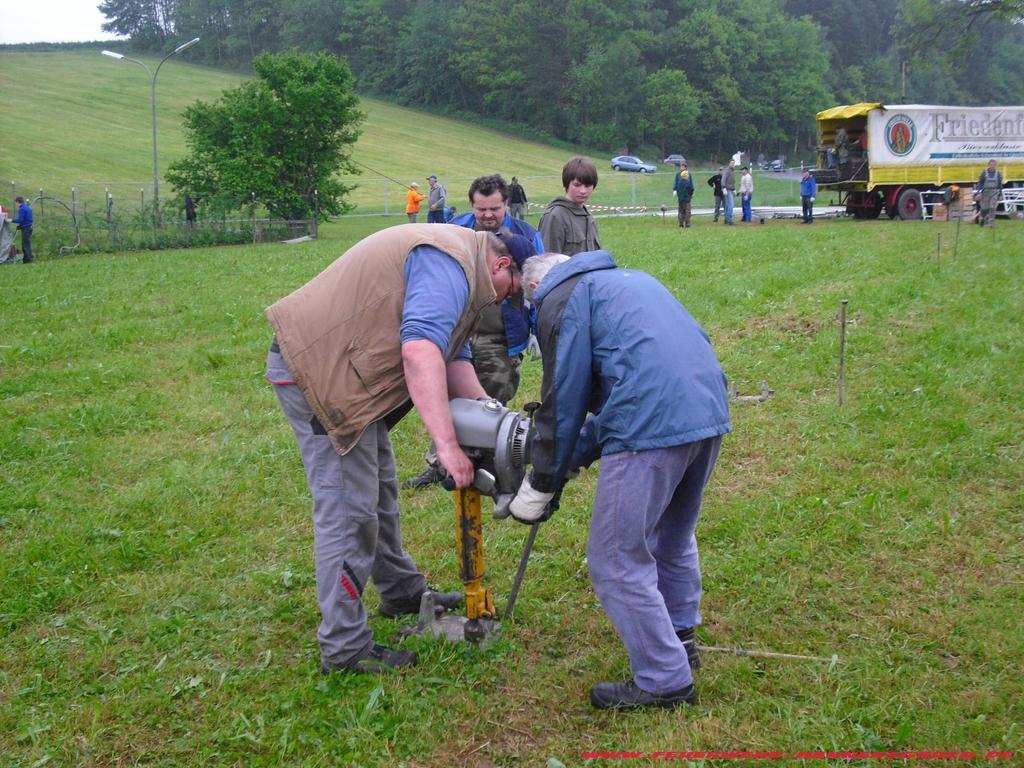 Zeltaufbau 26.05.2010 010